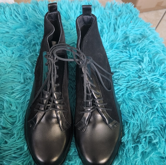 Naot both - Picture 2 of 7